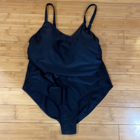 NWT - Ava & Viv black one-piece swim suit - plus 26 - Picture 2 of 3